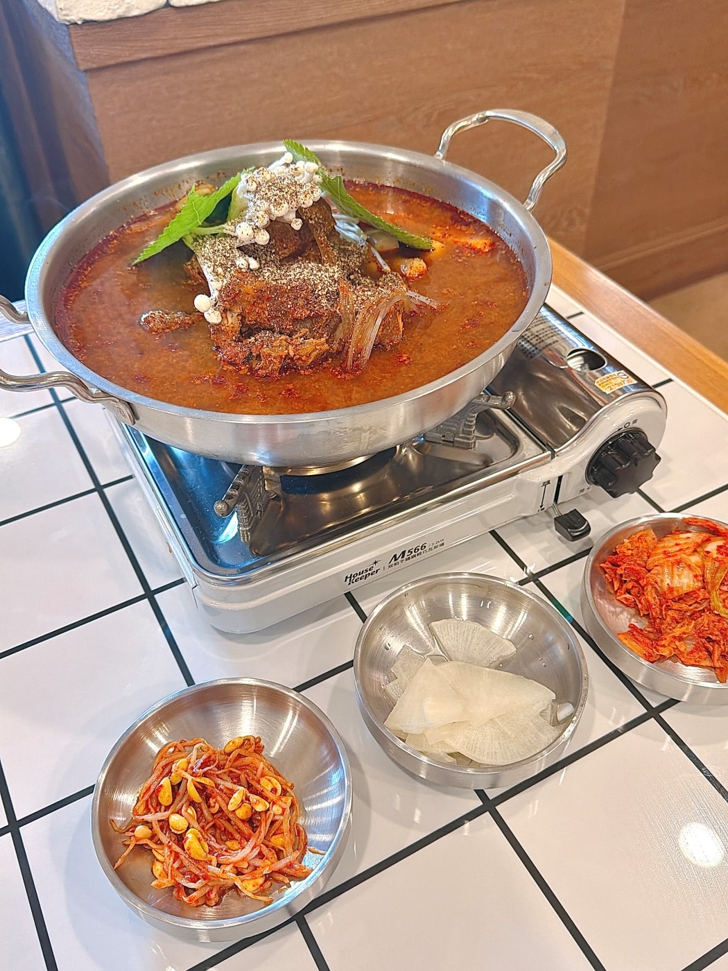 食記★K-POT HOUSE 馬鈴薯排骨湯|釜山主廚的韓國家常湯鍋 - 第6張圖 食記★K-POT HOUSE 馬鈴薯排骨湯|釜山主廚的韓國家常湯鍋