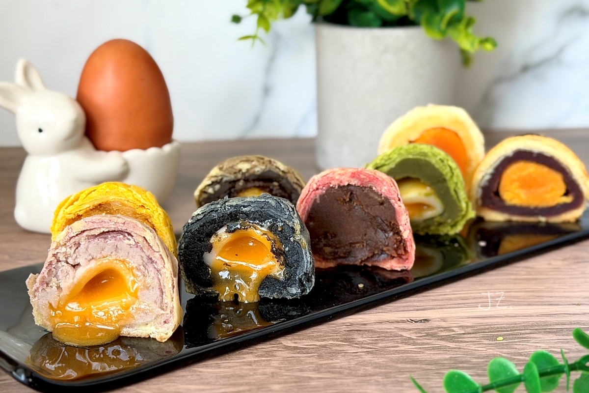 冊子中秋禮盒｜台中蛋黃酥多款月餅禮盒開箱，中秋禮盒華麗登場早鳥限量預購優惠中，送禮自用兩相宜