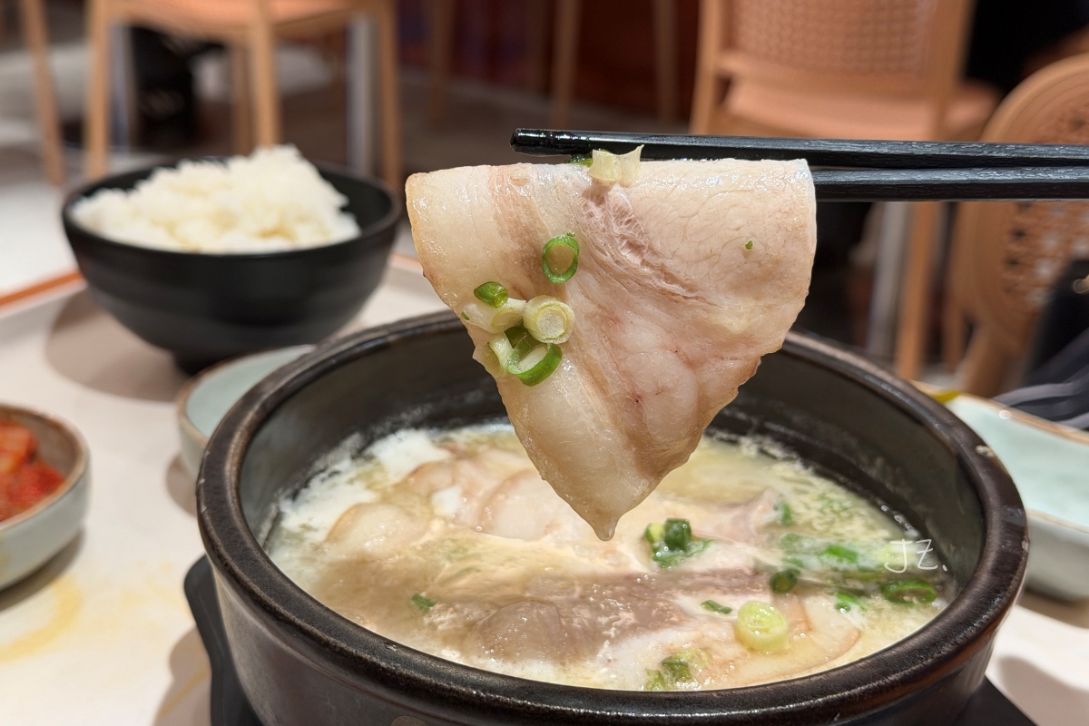 丰屋 Korean Restaurant｜捷運市政府站韓式餐廳，信義區豬肉湯飯、韓式鍋物新開幕