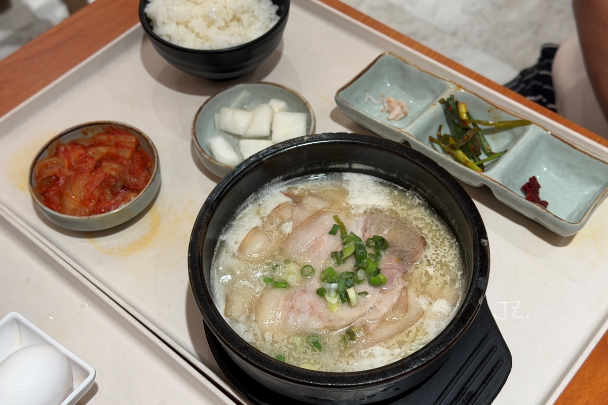 丰屋 Korean Restaurant｜捷運市政府站韓式餐廳，信義區豬肉湯飯、韓式鍋物新開幕