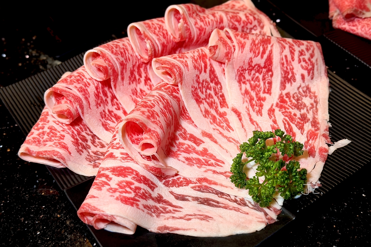 囍聚精緻鍋物｜台北精緻火鍋，專人桌邊代煮、慶生約會聚餐青蟳、龍虎石斑、海膽和牛料理一次滿足