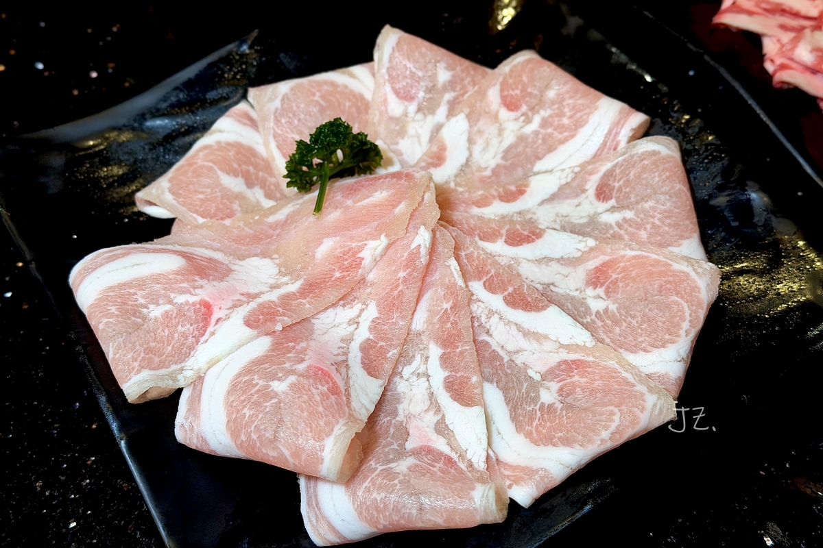 囍聚精緻鍋物｜台北精緻火鍋，專人桌邊代煮、慶生約會聚餐青蟳、龍虎石斑、海膽和牛料理一次滿足