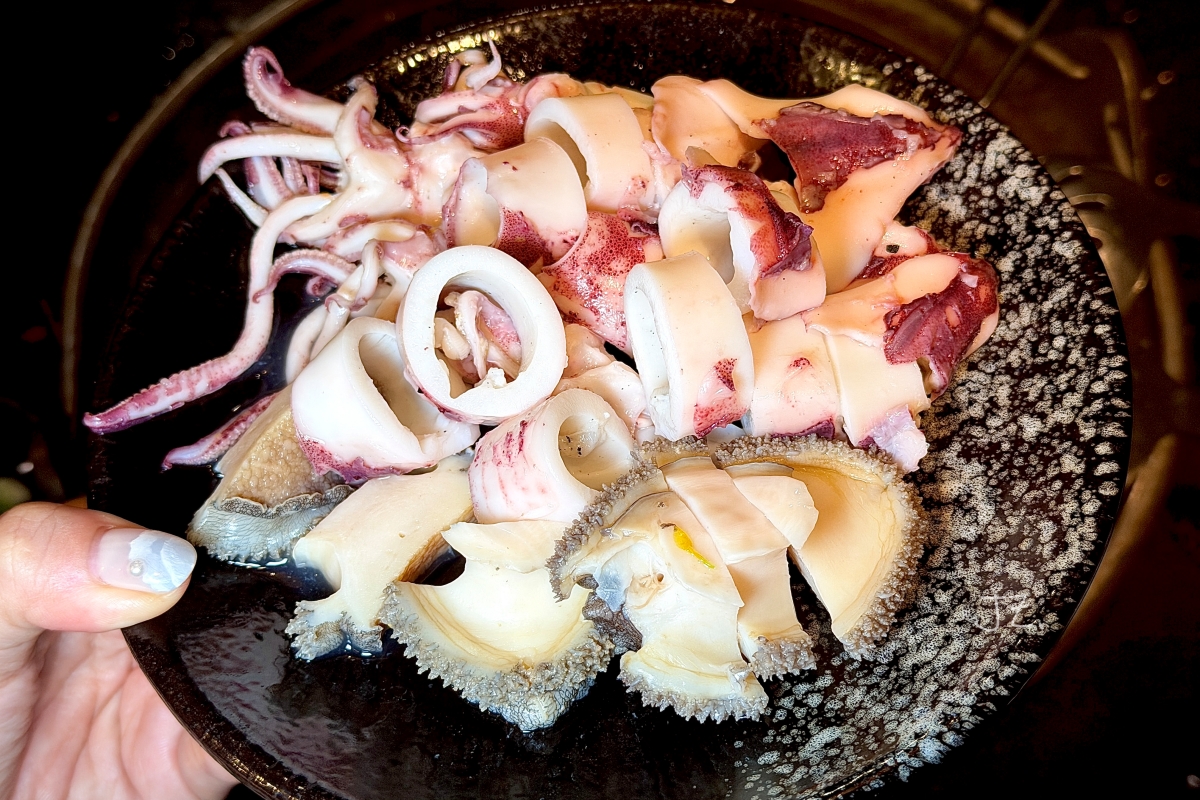 囍聚精緻鍋物｜台北精緻火鍋，專人桌邊代煮、慶生約會聚餐青蟳、龍虎石斑、海膽和牛料理一次滿足